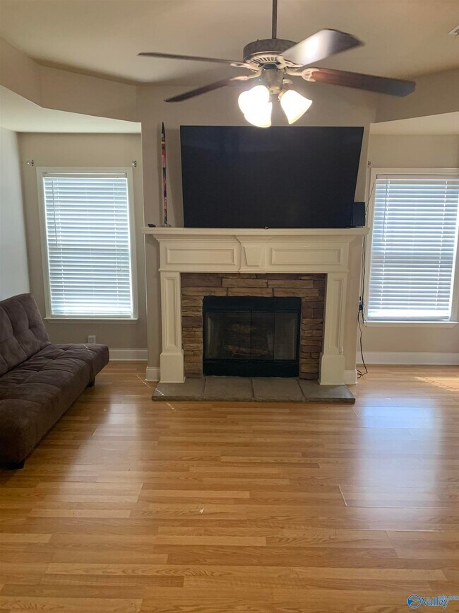 Photo - 101 Oxfordwill Ct