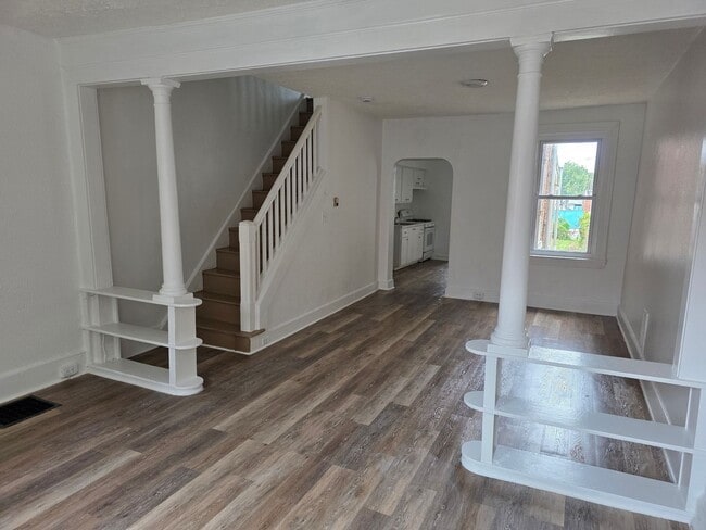 Building Photo - 1312 Lancaster Ave Rental