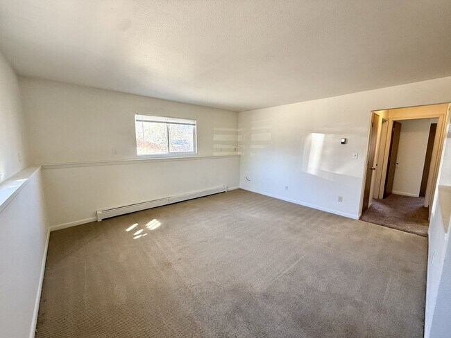 Photo - 511 Peterson Dr Unit 4