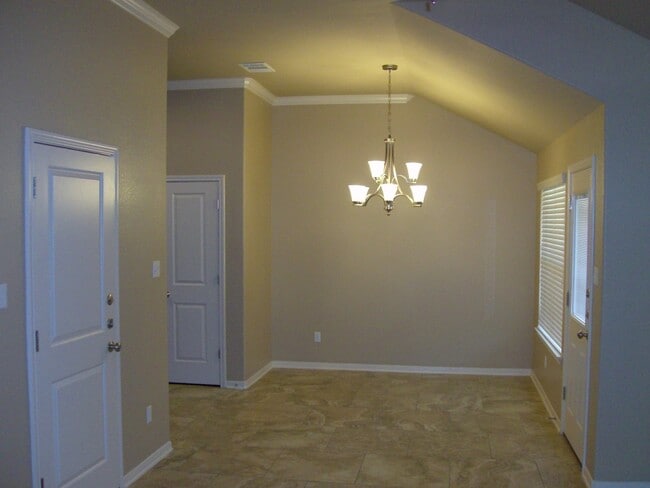 Photo - Beautiful 3 bed/2 bath Duplex off of Bunny Trail