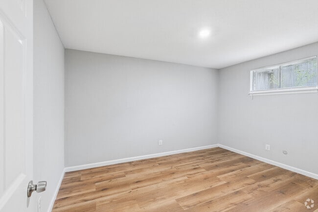 2BR, 1BA - 754SF - Bedroom