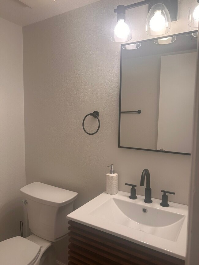 Photo - Fully Furnished Beautiful condominium in Excellent location Unit 216