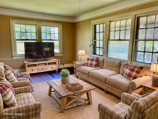 Building Photo - 1800 Fillmore St Unit D