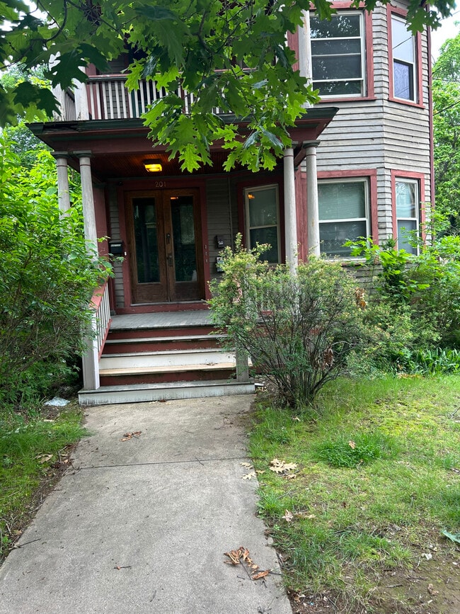 Building Photo - 201 Ellsworth Ave Rental