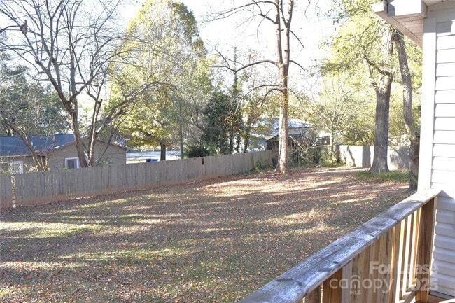 Photo - 320 W Stewart Ave