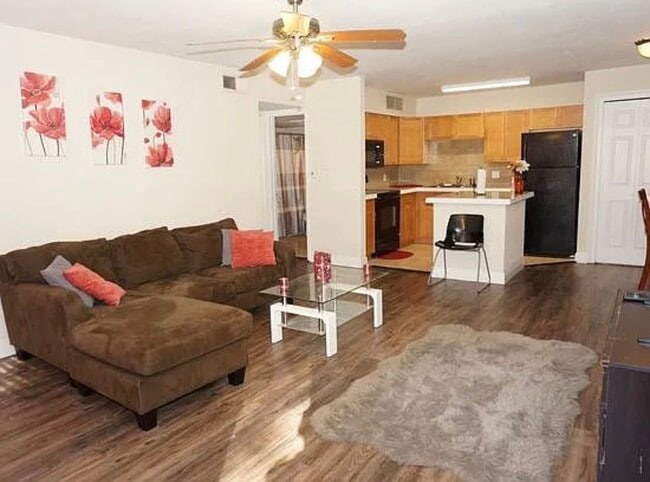 Building Photo - 375 Lake Ontario Ct Unit 201