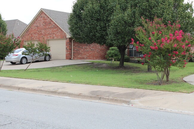 Photo - 307 Sunset Blvd