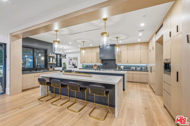 Photo - 16657 Oldham St