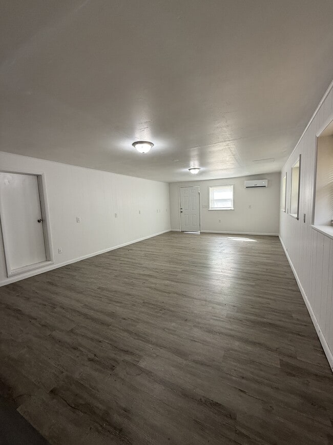 Photo - 521 Savoy Ave