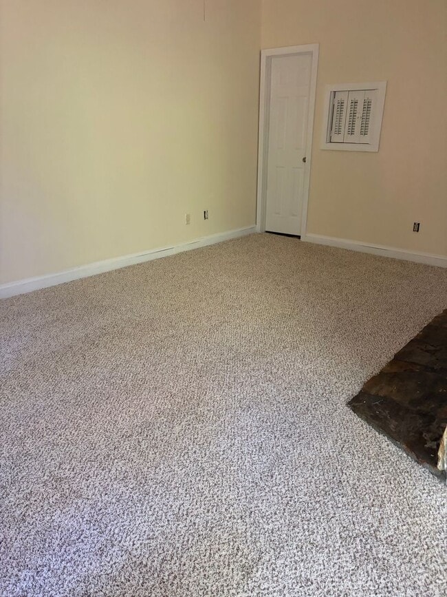 Photo - REMODELED NW RALEIGH TOWNHOME OFF LEESVILLE ROAD Unidad A