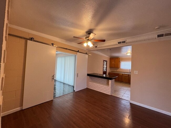 Photo - 2654 E Saginaw Way