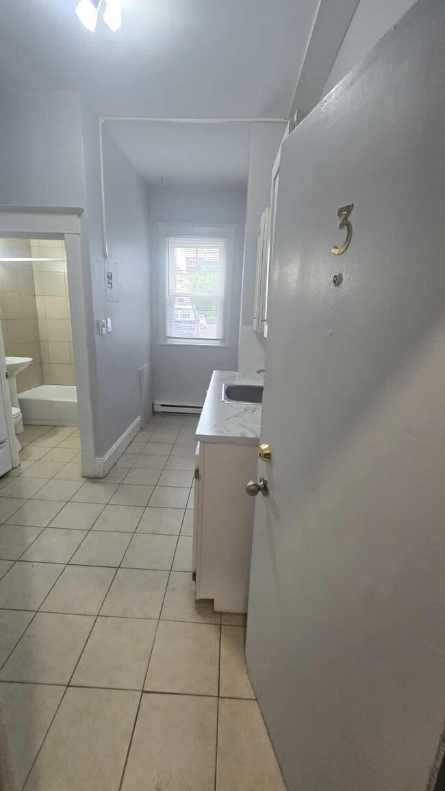 Building Photo - 91 Highfield St Unit 3