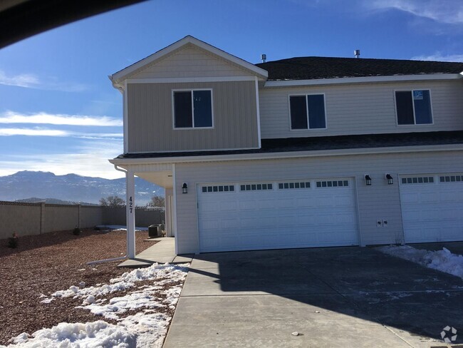 Building Photo - Duplex (Pet friendly with owner approval) Rental