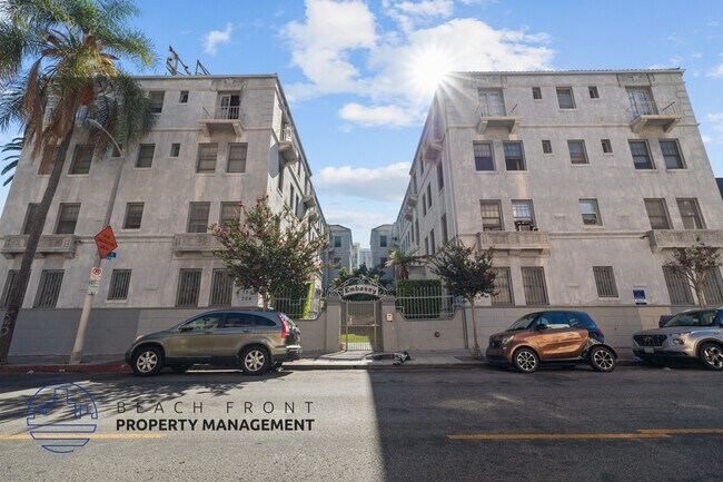 702-708 S. Mariposa Ave.