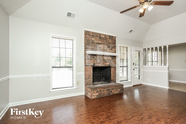 Photo - 4834 Walden Glen St