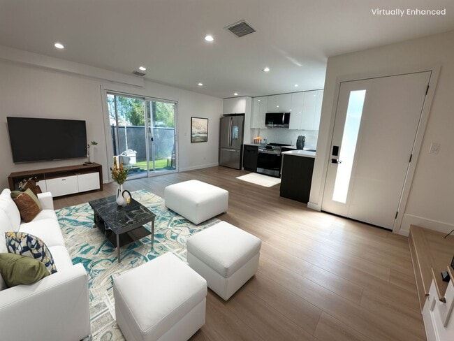 Building Photo - 15045 Lemay St Unit #15045 Rental