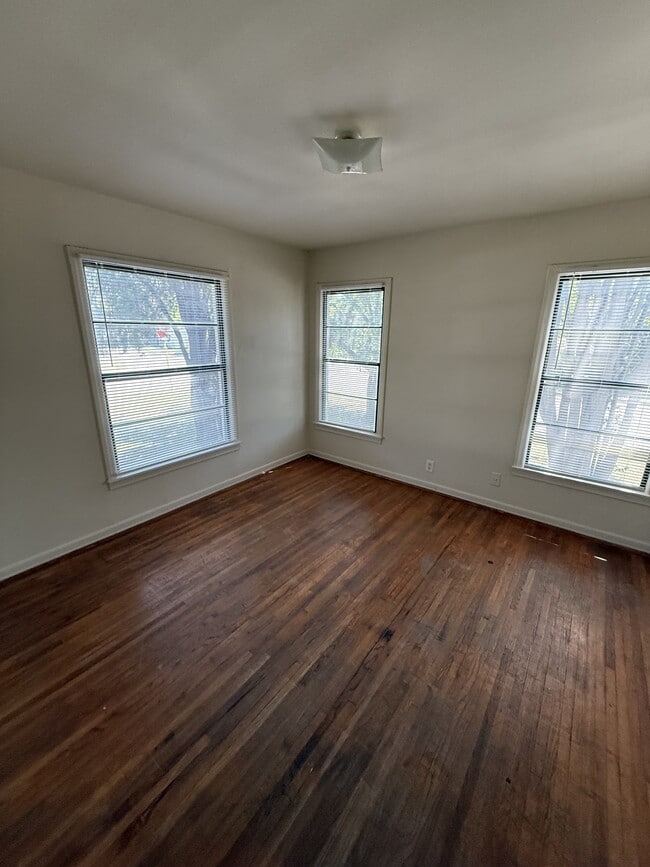 Photo - 301 Cloud St