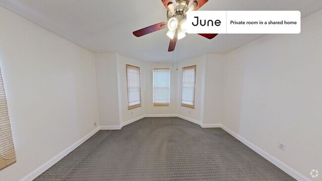 Building Photo - Private bedroom in 3 bed/1 bath Home