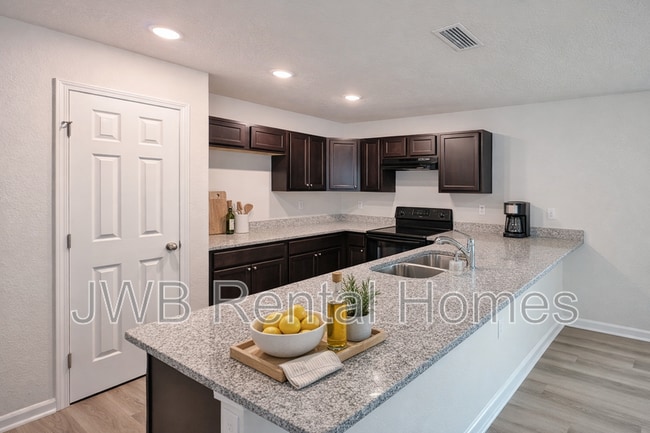 Photo - 1163 W 3rd St