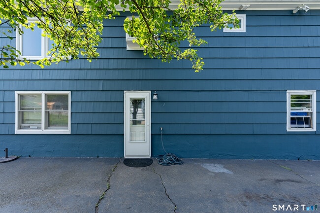 4 Yale St