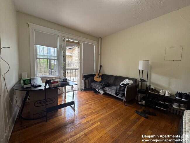 Building Photo - 1638 Commonwealth Ave Unit 6 Rental