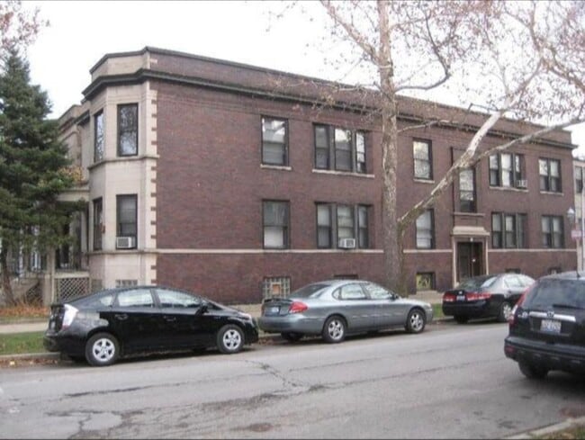 Building Photo - 1257 W Newport Ave Unit 2F