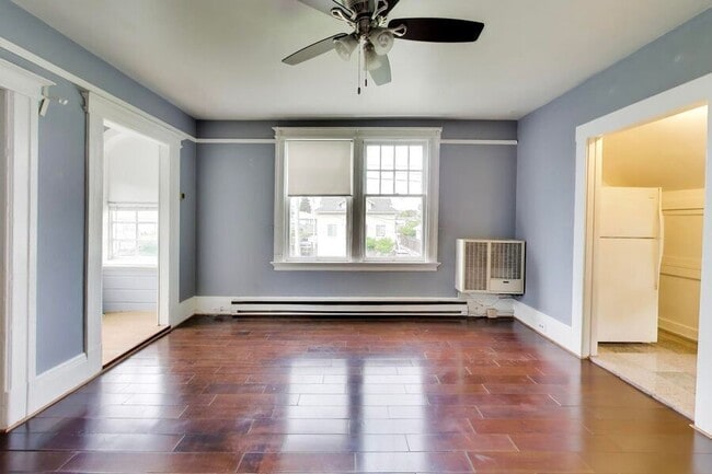 Building Photo - 329 N Ellsworth Ave Unit 04