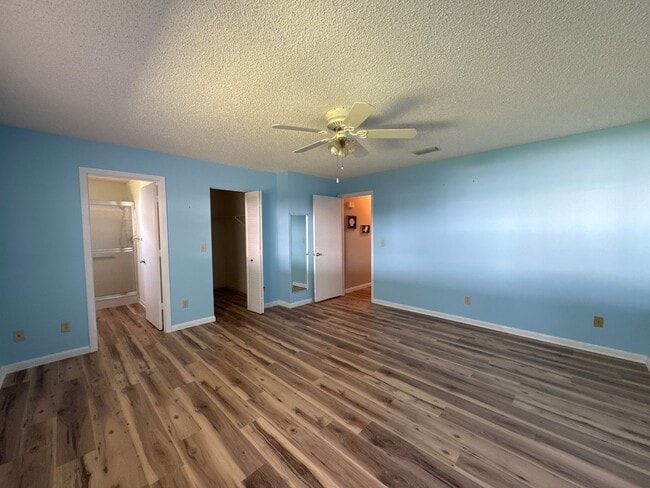 Photo - Newly updated 2/2 in 55+ community