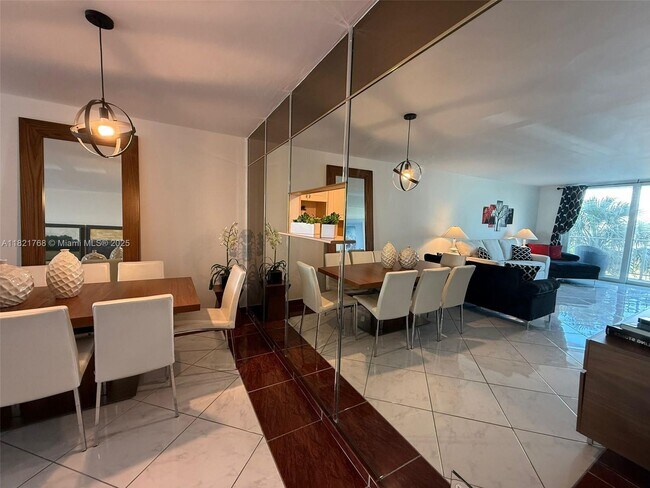 Photo - 6801 Indian Creek Dr Unit 302