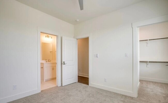 Photo - 2201 W Devitt St Condo