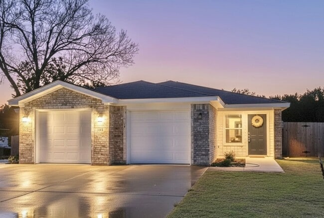 Building Photo - 1418 Shoshoni Trail Unit B