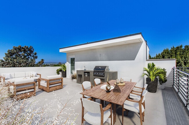 Building Photo - 2017 S Redondo Blvd