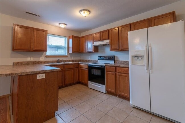 Photo - 905 Meghan Ct