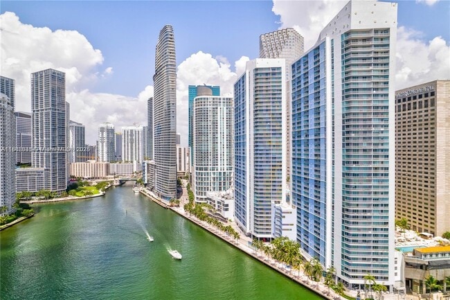 Building Photo - 335 S Biscayne Blvd Unit 1506