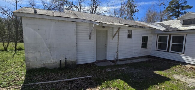 Building Photo - 1940 Haynie Dr Rental