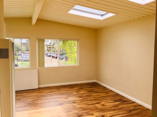 Building Photo - PERFECTLY LOCATED 1BD/1BA PB APARTMENT IN CROWN POINT! ONLY $2,195/mo! Unit 3876 Haines Street