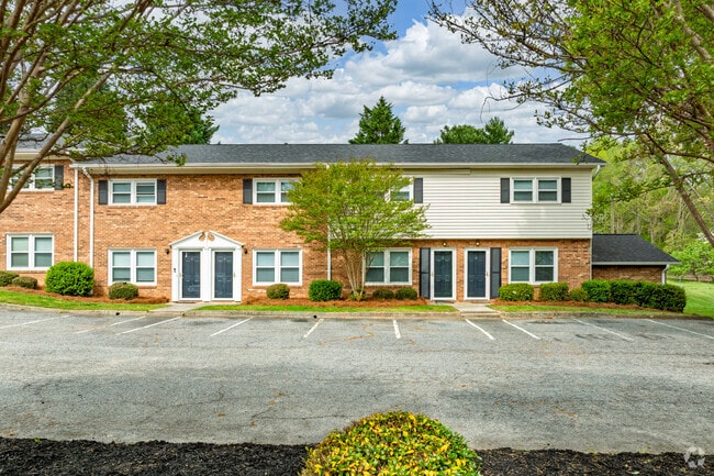 2259 W Clemmonsville Rd - Brylin Crossing