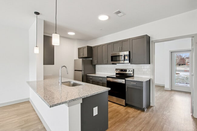 Building Photo - Kensington Gardens