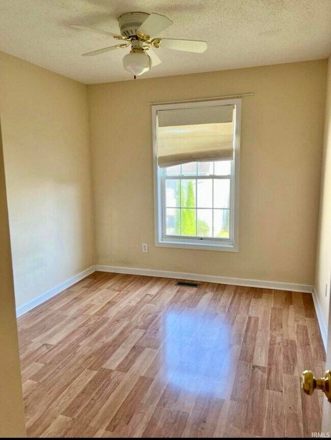 Photo - 3410 S Oaklawn Cir