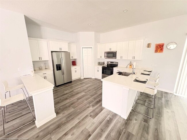 Photo - 115 Fire Island Ave NE