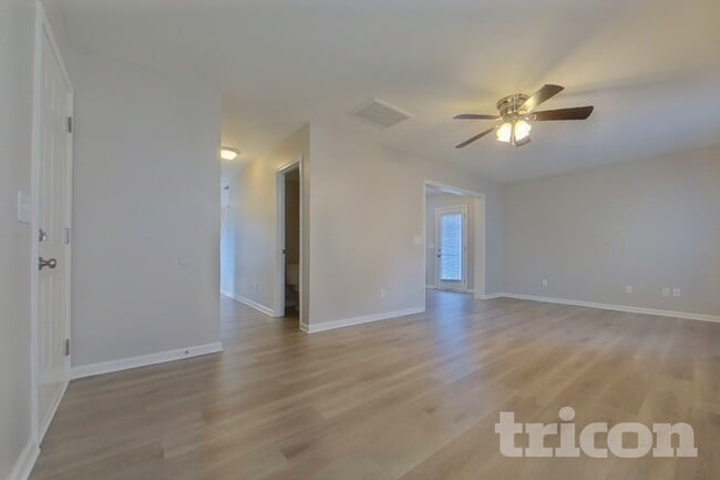 Photo - 403 Parkstone Ct