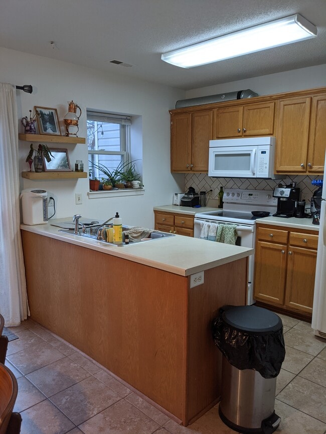 2360 Avalon Woods Dr