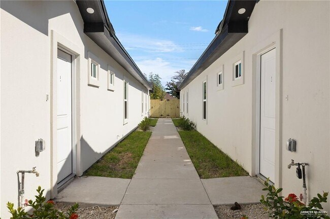 Photo - 503-505 W Farm to Market 495 Apartment Unit 1