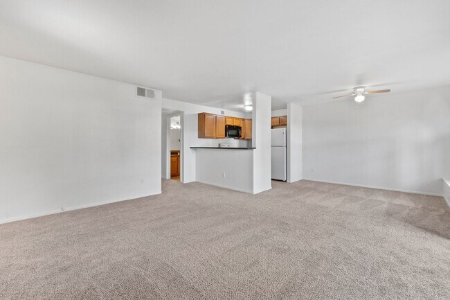 Photo - 3 Bedroom Condo at THE LAKES!