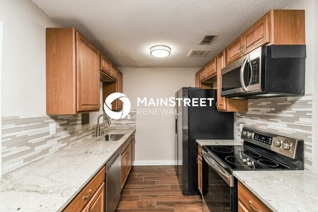 Photo - 3 Bedroom Pet-Friendly Home in JACKSONVILLE, FL with Main Street Renewal