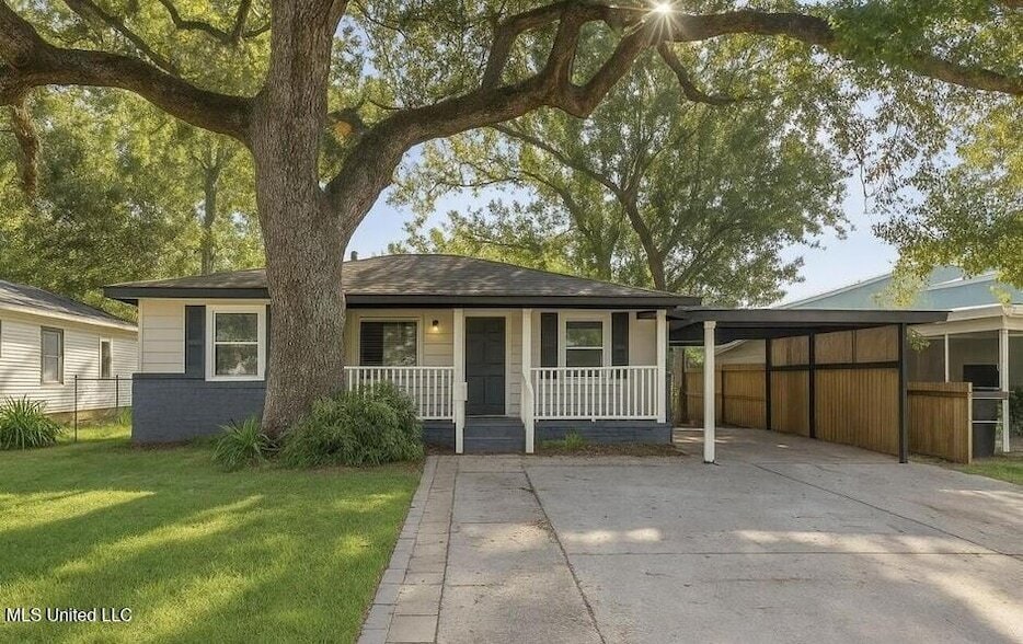 Photo - 222 Benachi Ave