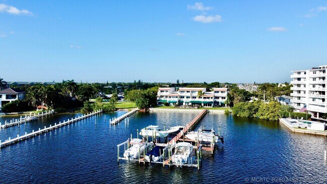 324 N Lake Dr