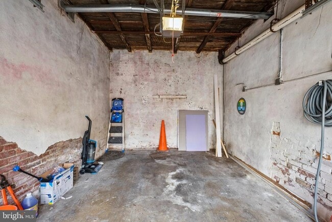 Building Photo - 2001 S 13th St