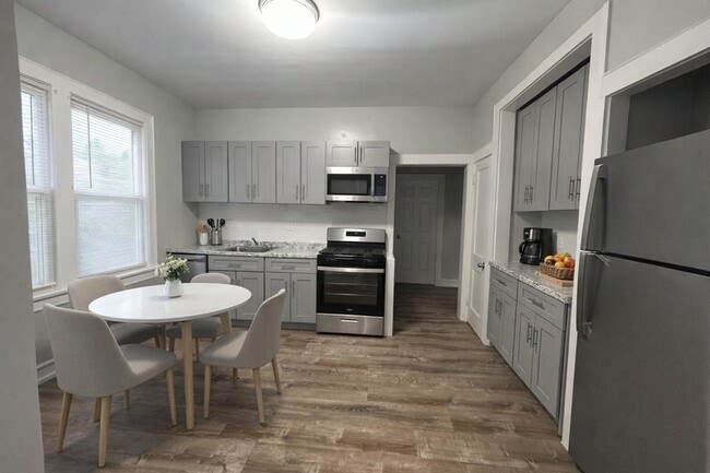 Photo - 100-102 Grand Ave Unit 1L