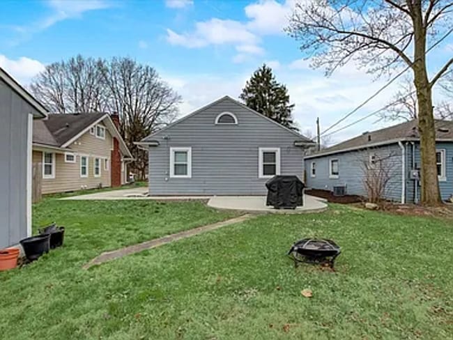 Photo - 528 W 43rd St